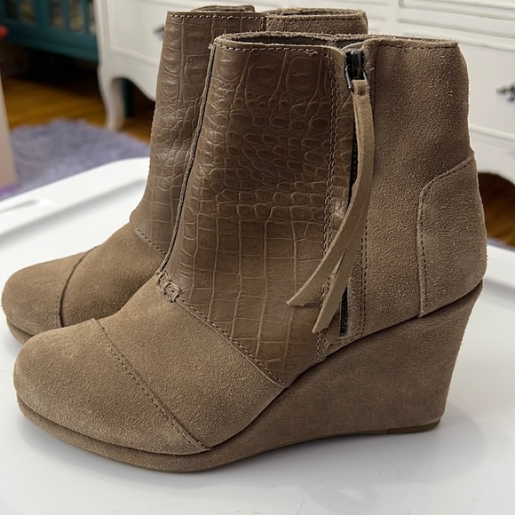 TOMS Wedge zip up booties size 6 - Picture 3 of 5